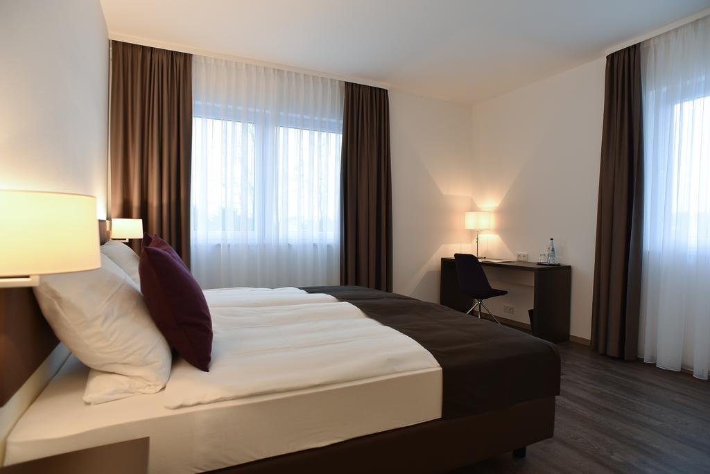 Nußloch Guesthouse Lichtenau חדר תמונה