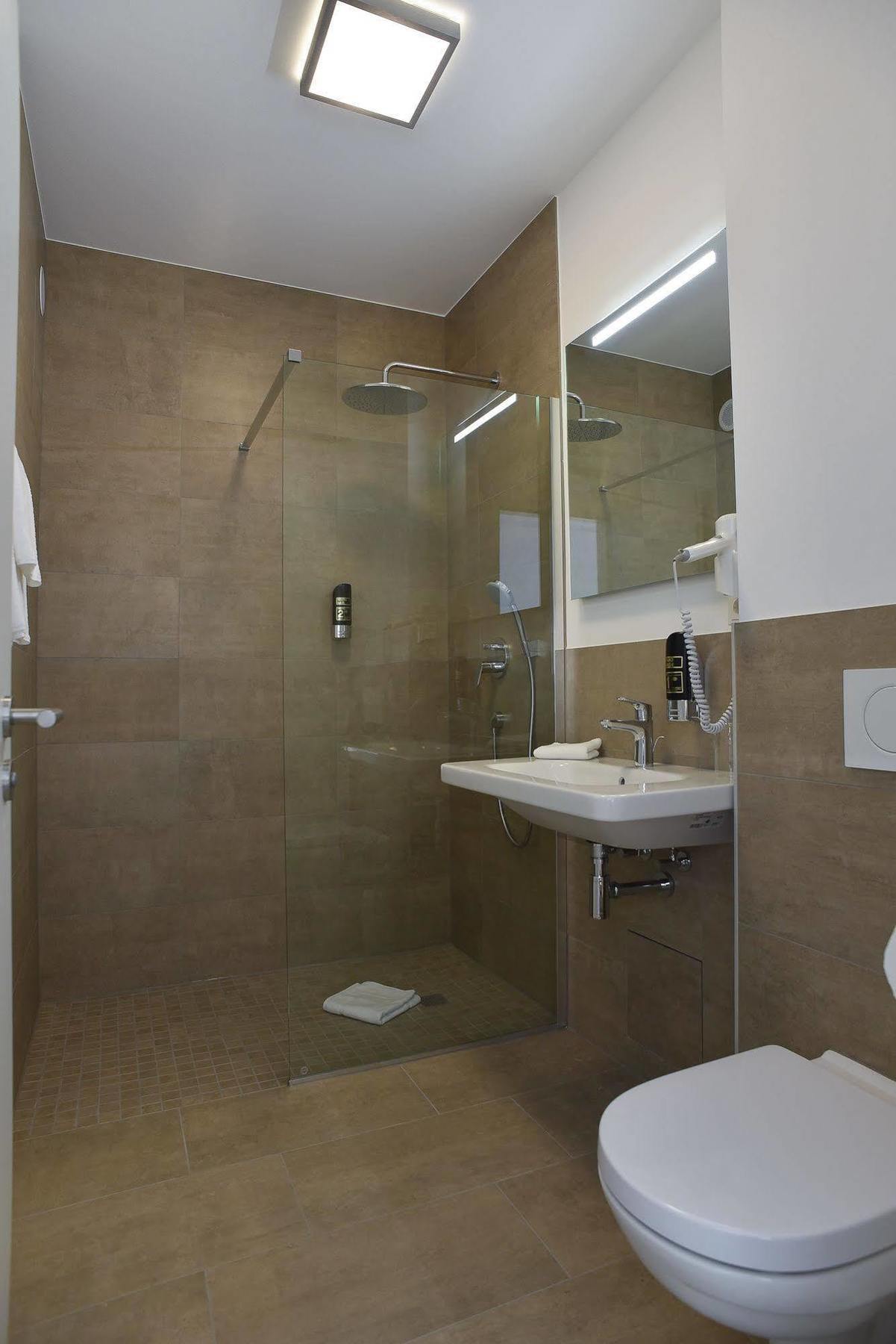 Nußloch Guesthouse Lichtenau מראה חיצוני תמונה